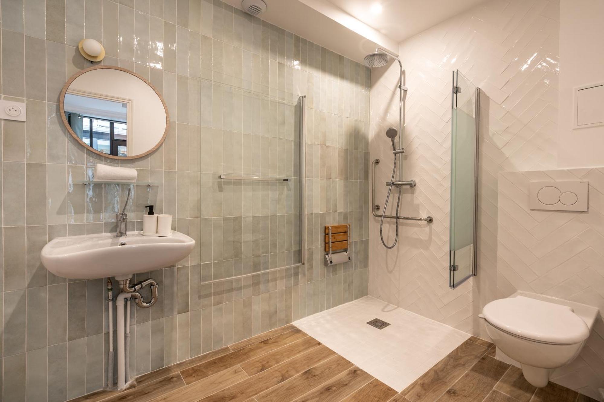 District Nation Hotel Париж Екстериор снимка