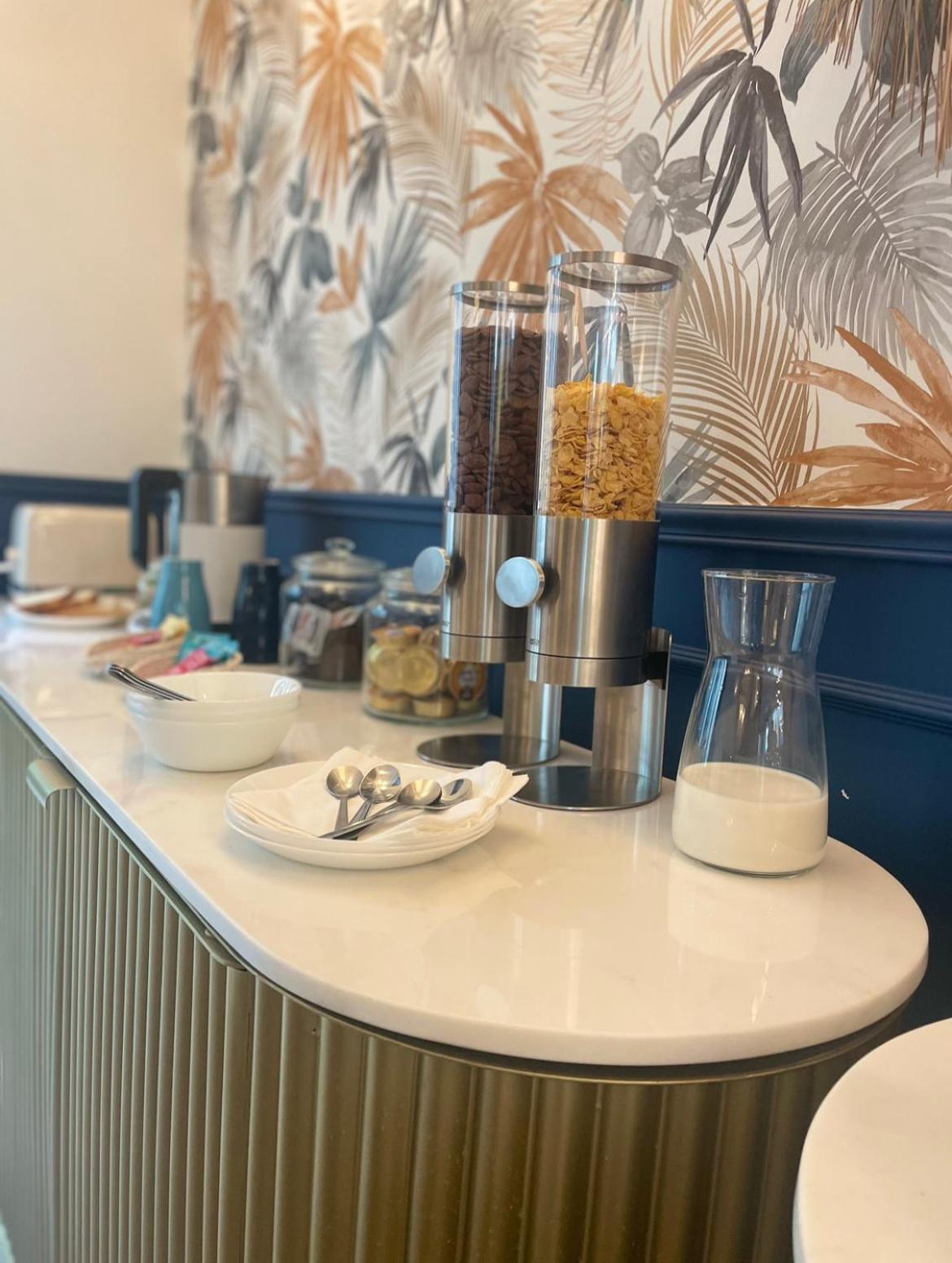 District Nation Hotel Париж Екстериор снимка