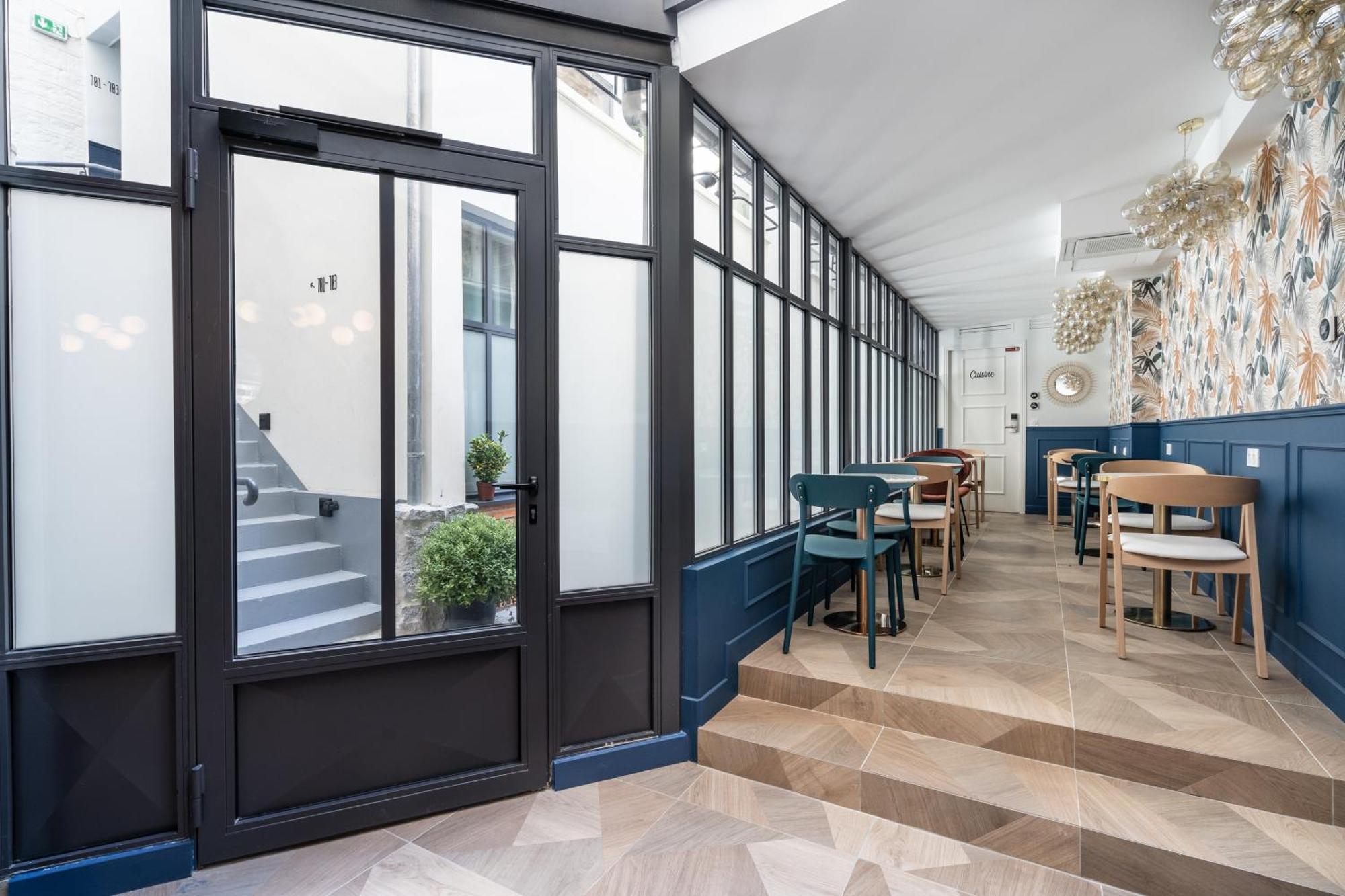 District Nation Hotel Париж Екстериор снимка